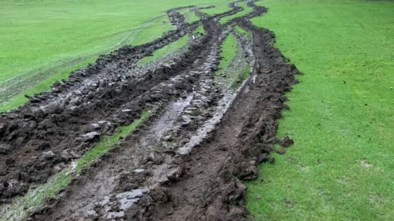 Golf club FURIOUS after abandoned car causes £10,000 of damage